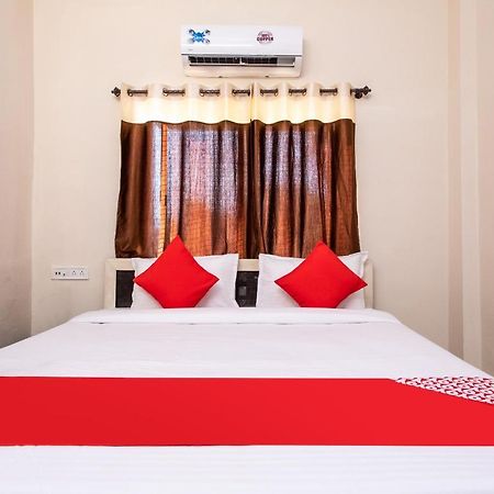 Oyo 18571 Ashoka Resort Индор Екстериор снимка