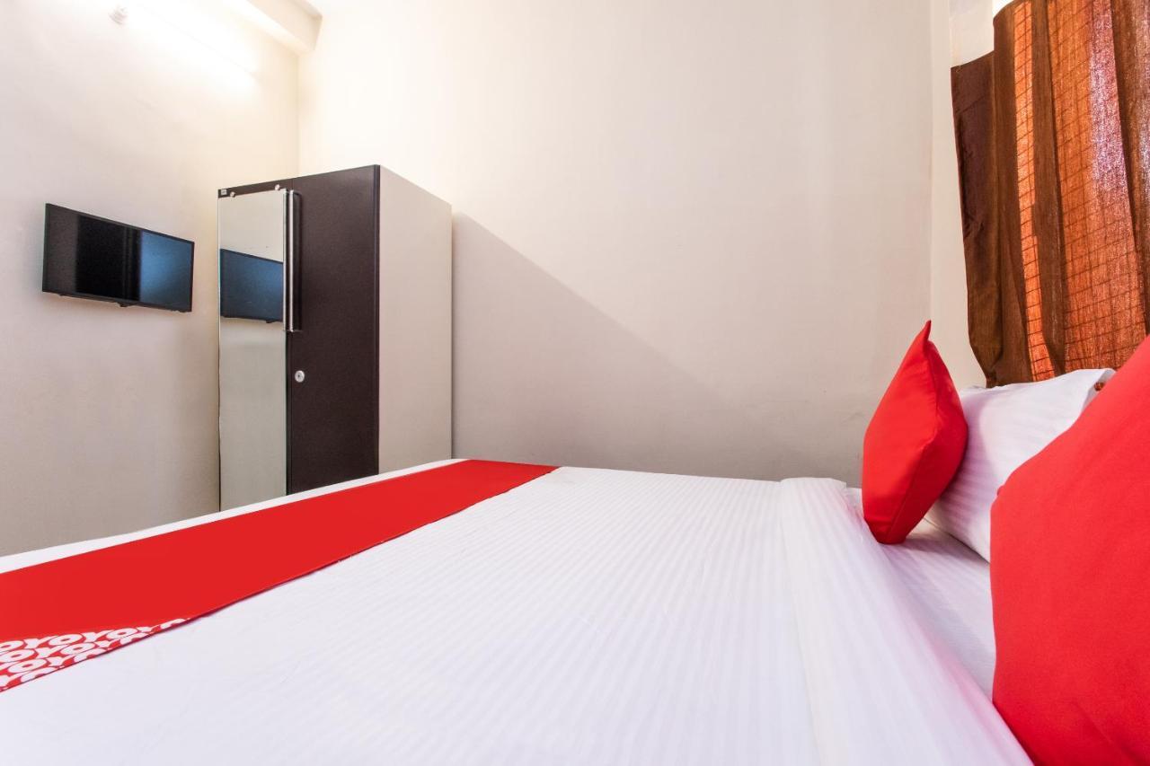 Oyo 18571 Ashoka Resort Индор Екстериор снимка