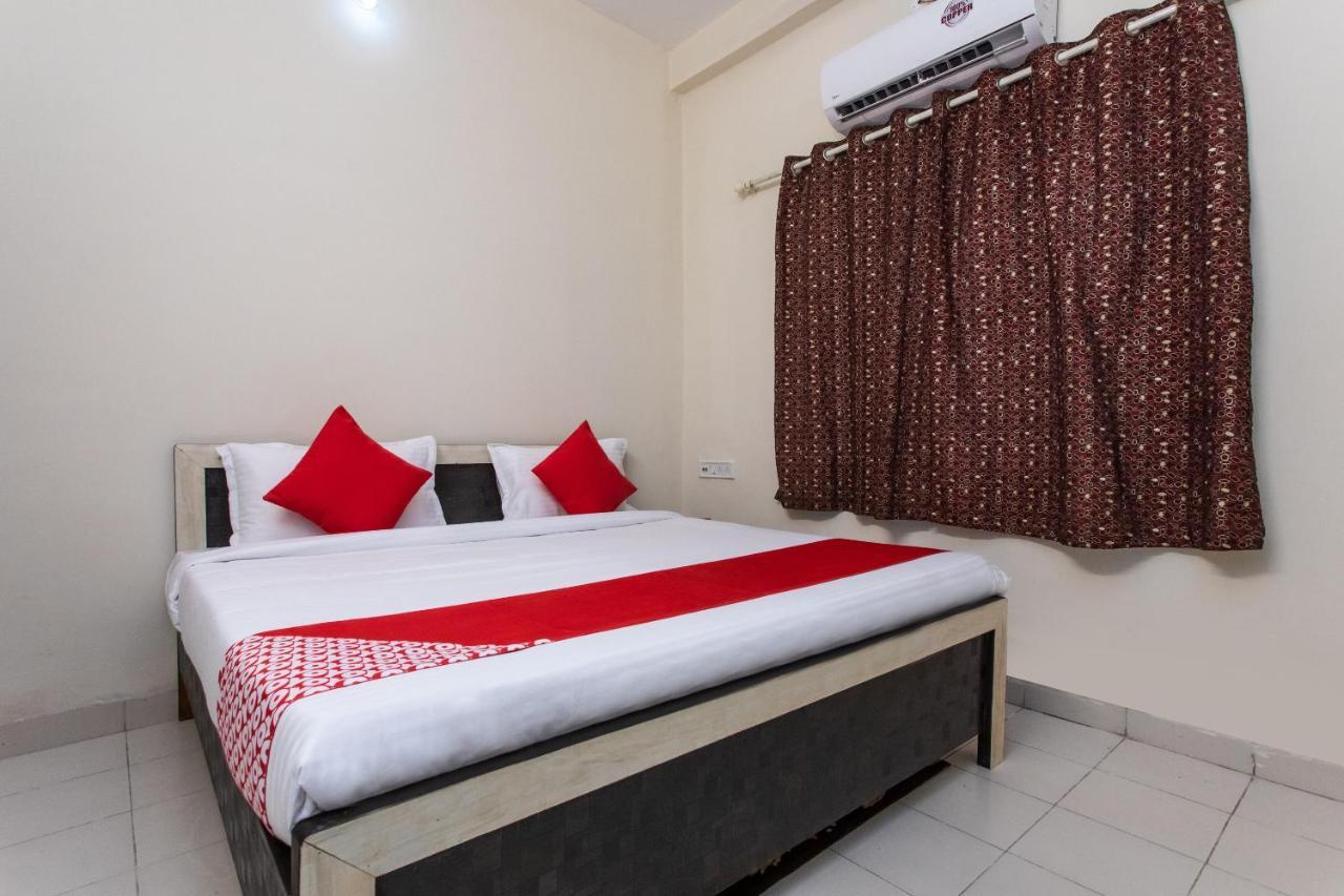 Oyo 18571 Ashoka Resort Индор Екстериор снимка