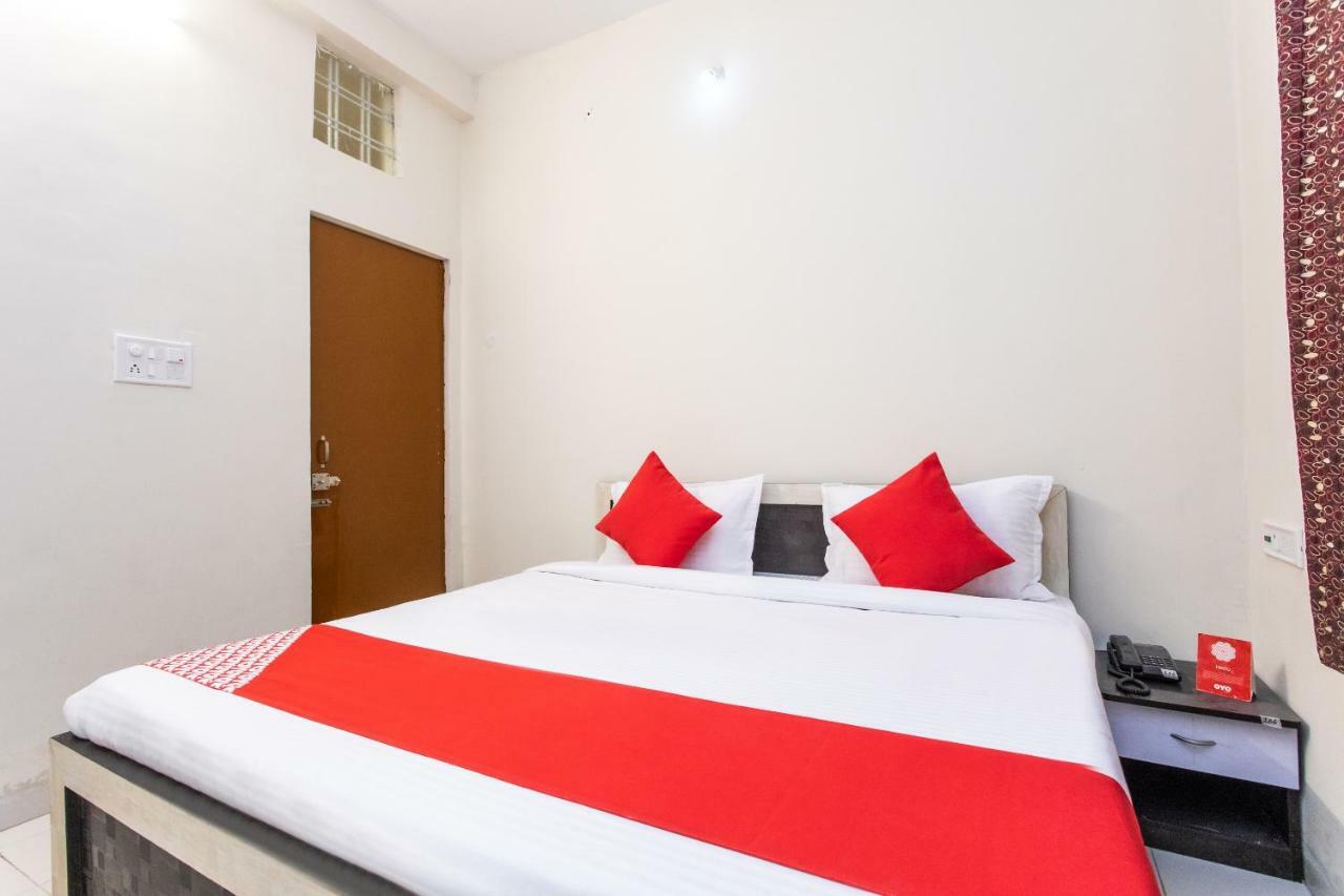 Oyo 18571 Ashoka Resort Индор Екстериор снимка