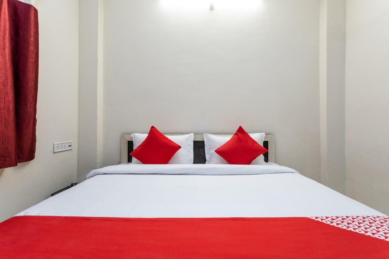 Oyo 18571 Ashoka Resort Индор Екстериор снимка